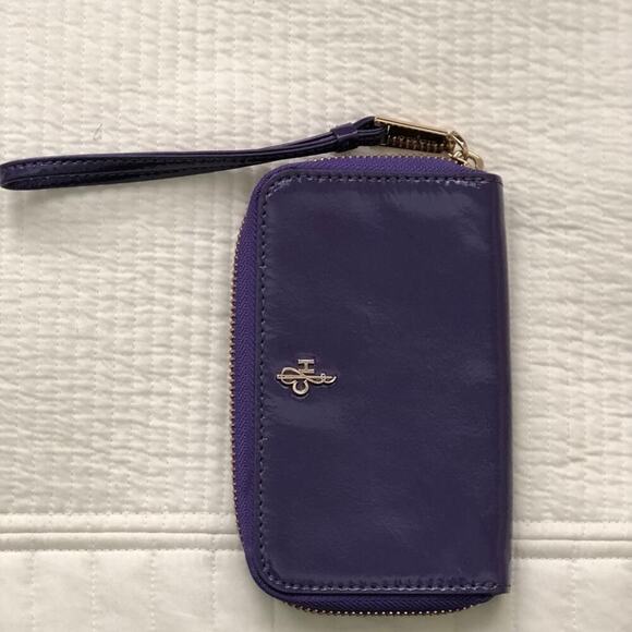 Cole Haan patent leather wristlet. - Picture 1 of 4